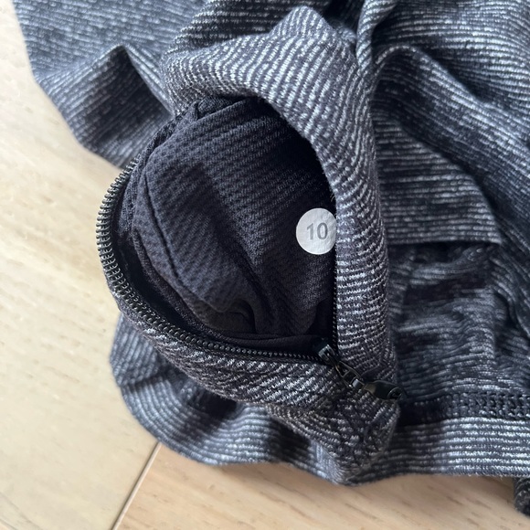 Lululemon Heathered Gray Long Sleeve Athletic Top - Picture 5 of 5